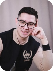 Максим Аманов